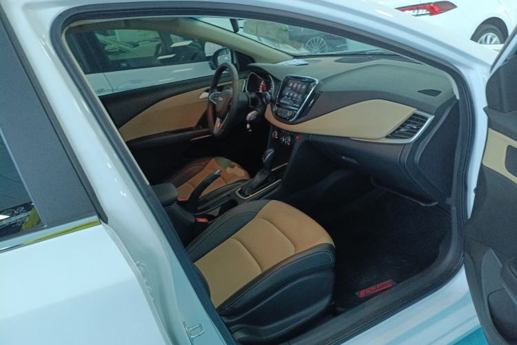 Used Chevrolet Monza 2022 320 Automatic Enjoyment Sunroof Version Right Front Seat