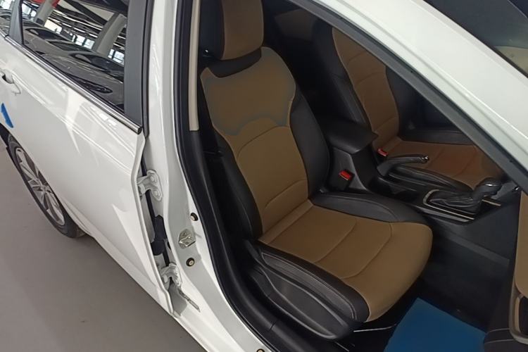 Used Chevrolet Monza 2022 320 Automatic Enjoyment Sunroof Version Right Front Seat