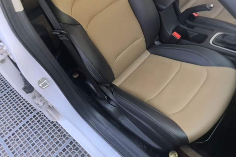 Used Chevrolet Monza 2022 320 Automatic Enjoyment Sunroof Version Right Front Seat