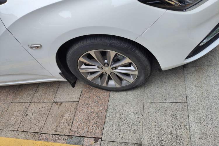 Used Chevrolet Monza 2022 320 Automatic Enjoyment Sunroof Version Right Front Wheel Hub