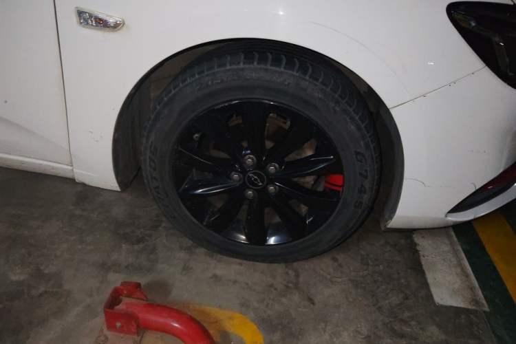 Used Chevrolet Monza 2022 Light Hybrid Redline 320T Dual-Clutch Thrilling Edition Right Front Wheel Hub