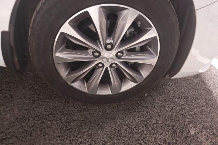 Used Chevrolet Monza 2022 320 Automatic Enjoyment Edition Right Front Wheel Hub