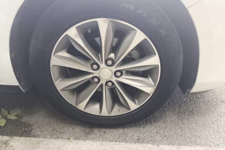 Used Chevrolet Monza 2022 320 Automatic Enjoyment Sunroof Version Right Front Wheel Hub