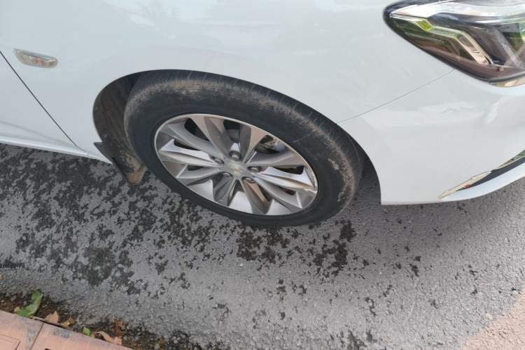 Used Chevrolet Monza 2022 320 Automatic Enjoyment Sunroof Version Right Front Wheel Hub