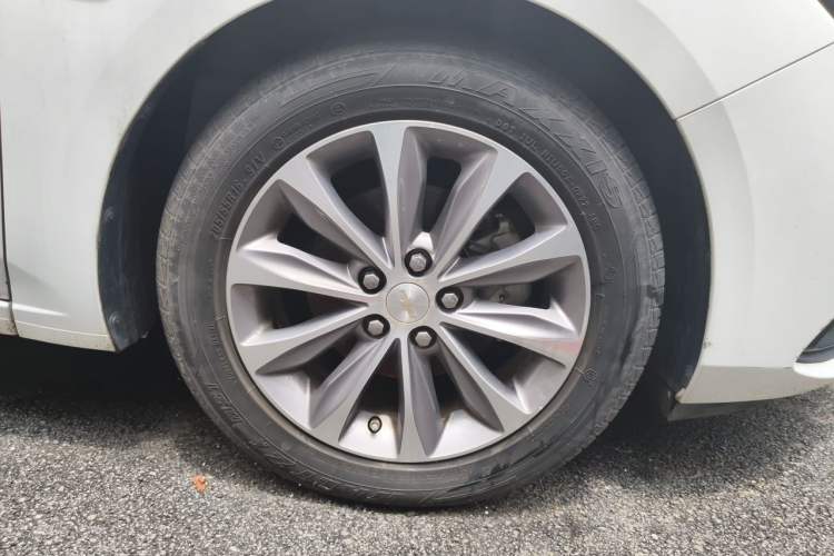 Used Chevrolet Monza 2022 320 Automatic Enjoyment Sunroof Version Right Front Wheel Hub
