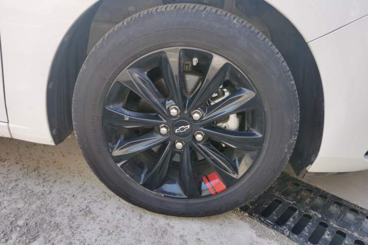 Used Chevrolet Monza 2022 Light Hybrid Redline 320T Dual-Clutch Thrilling Edition Right Front Wheel Hub