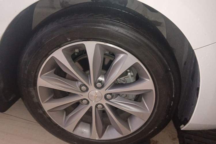 Used Chevrolet Monza 2022 320 Automatic Enjoyment Sunroof Version Right Front Wheel Hub