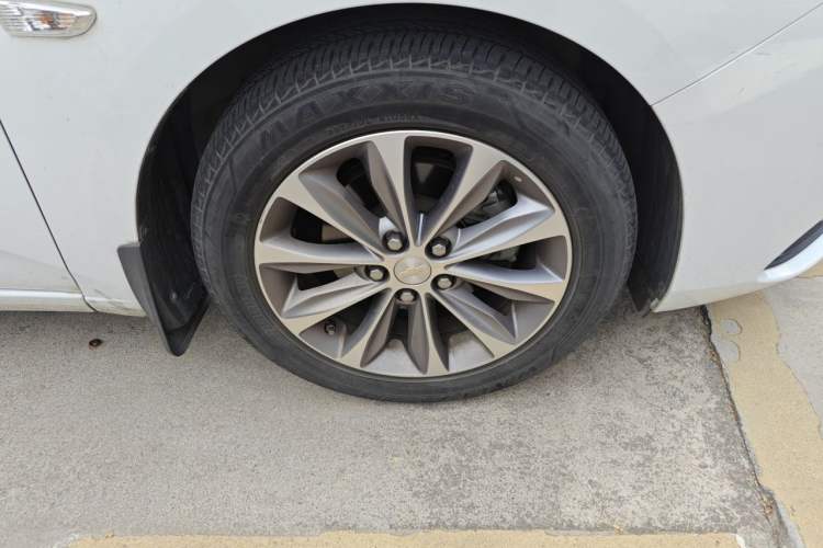 Used Chevrolet Monza 2022 320 Automatic Enjoyment Sunroof Version Right Front Wheel Hub