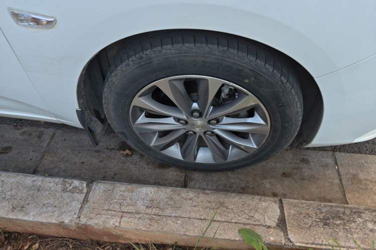 Used Chevrolet Monza 2022 320 Automatic Enjoyment Sunroof Version Right Front Wheel Hub