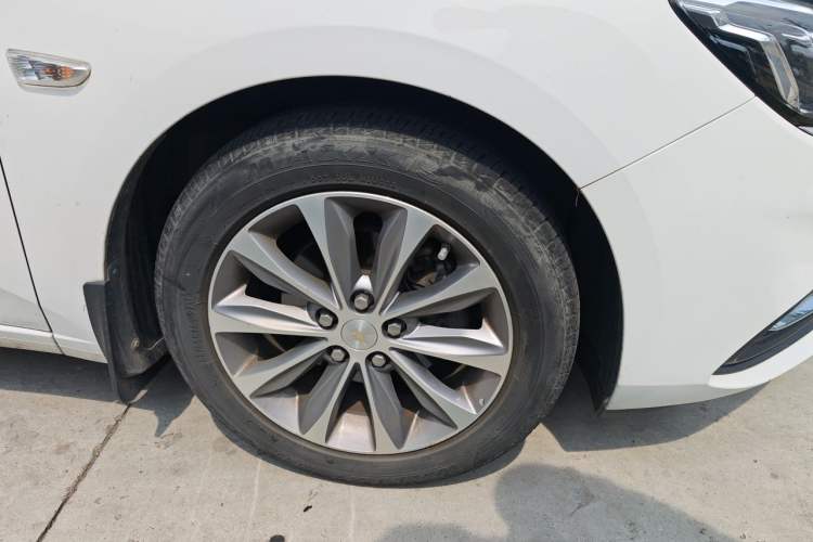 Used Chevrolet Monza 2022 320 Automatic Enjoyment Sunroof Version Right Front Wheel Hub