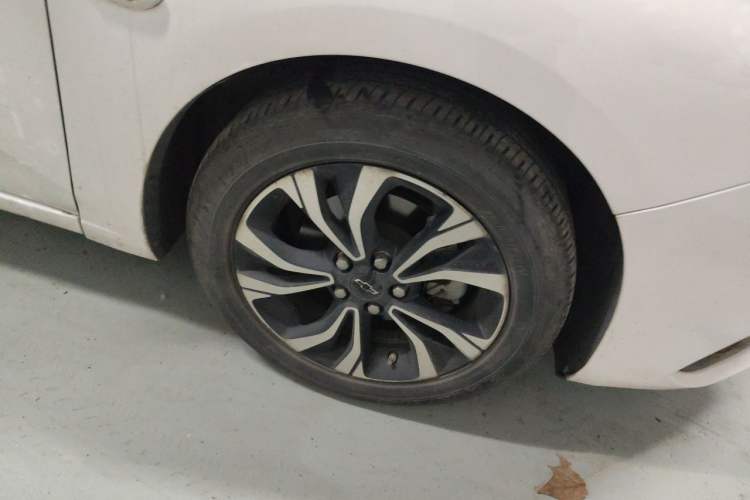 Used Chevrolet Monza 2022 Light Hybrid RS 330T Automatic Comfort Edition Right Front Wheel Hub