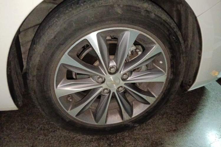Used Chevrolet Monza 2022 320 Automatic Enjoyment Sunroof Version Right Front Wheel Hub