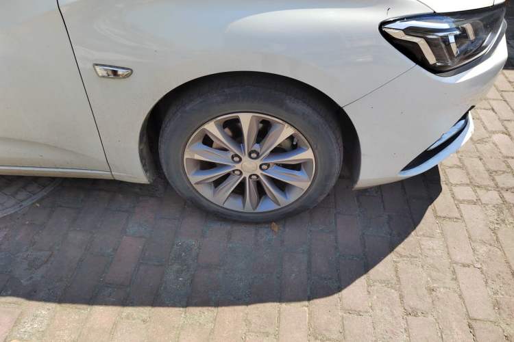 Used Chevrolet Monza 2022 320 Automatic Enjoyment Sunroof Version Right Front Wheel Hub
