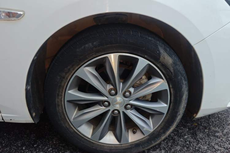 Used Chevrolet Monza 2022 320 Automatic Enjoyment Sunroof Version Right Front Wheel Hub