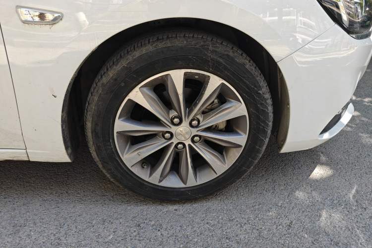 Used Chevrolet Monza 2022 320 Automatic Enjoyment Sunroof Version Right Front Wheel Hub