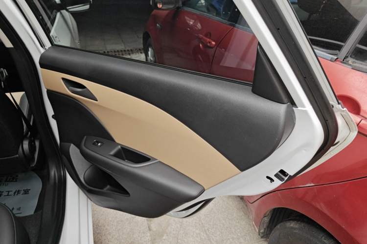 Used Chevrolet Monza 2022 320 Automatic Enjoyment Sunroof Version Right Rear Door Interior