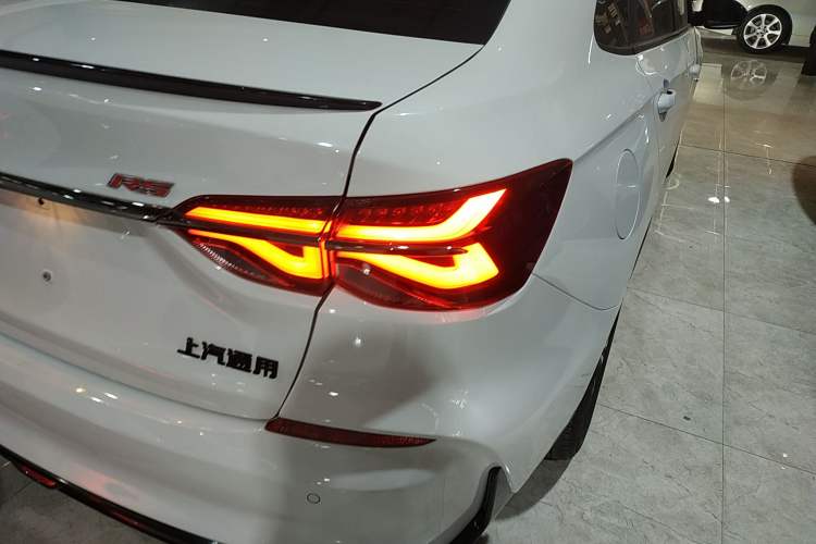 Used Chevrolet Monza 2022 Light Hybrid RS 330T Automatic Comfort Edition Right Rear Taillight