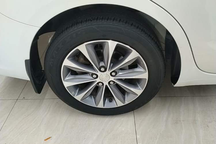 Used Chevrolet Monza 2022 320 Automatic Enjoyment Sunroof Version Right Rear Wheel Hub