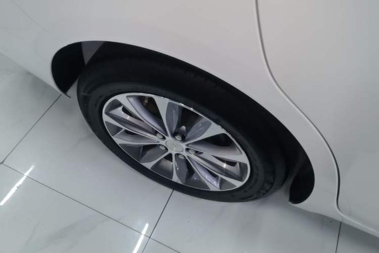 Used Chevrolet Monza 2022 320 Automatic Enjoyment Sunroof Version Right Rear Wheel Hub