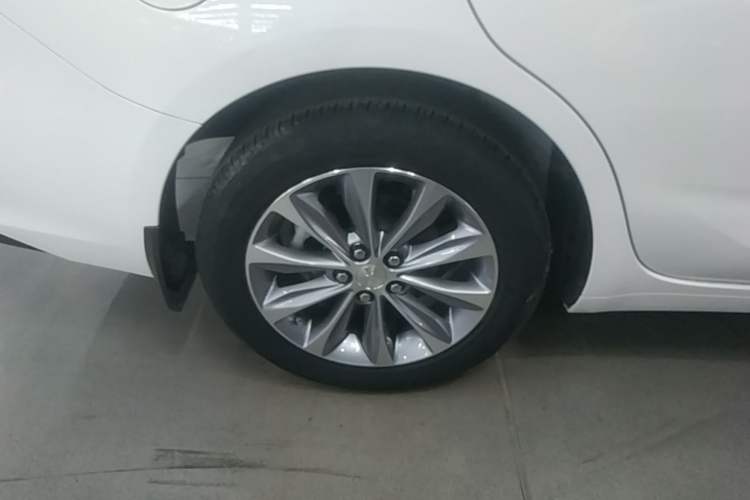 Used Chevrolet Monza 2022 320 Automatic Enjoyment Sunroof Version Right Rear Wheel Hub