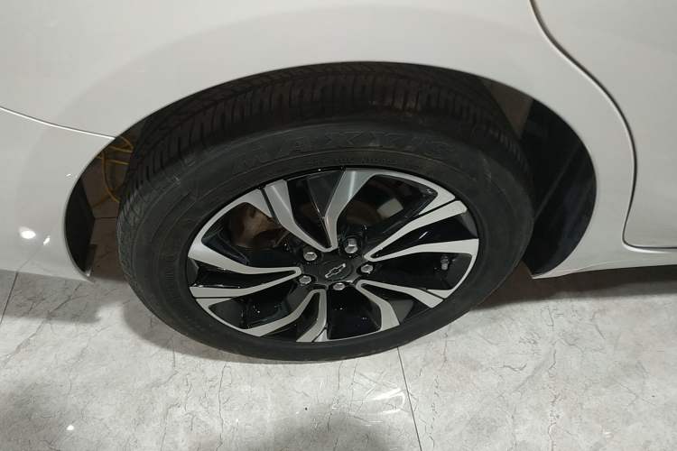Used Chevrolet Monza 2022 Light Hybrid RS 330T Automatic Comfort Edition Right Rear Wheel Hub