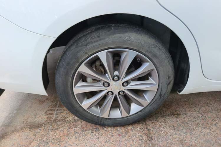 Used Chevrolet Monza 2022 320 Automatic Enjoyment Sunroof Version Right Rear Wheel Hub