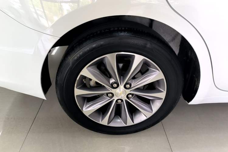 Used Chevrolet Monza 2022 320 Automatic Enjoyment Sunroof Version Right Rear Wheel Hub