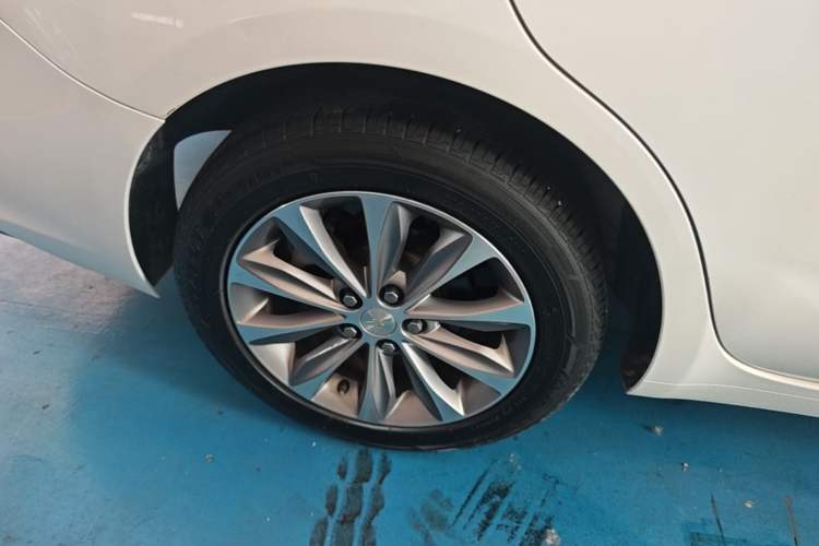 Used Chevrolet Monza 2022 320 Automatic Enjoyment Sunroof Version Right Rear Wheel Hub