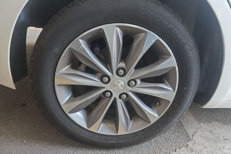 Used Chevrolet Monza 2022 320 Automatic Enjoyment Sunroof Version Right Rear Wheel Hub