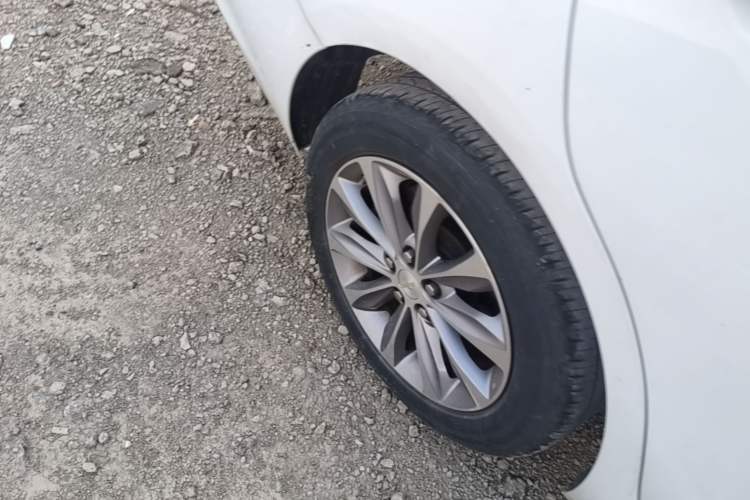Used Chevrolet Monza 2022 320 Automatic Enjoyment Sunroof Version Right Rear Wheel Hub