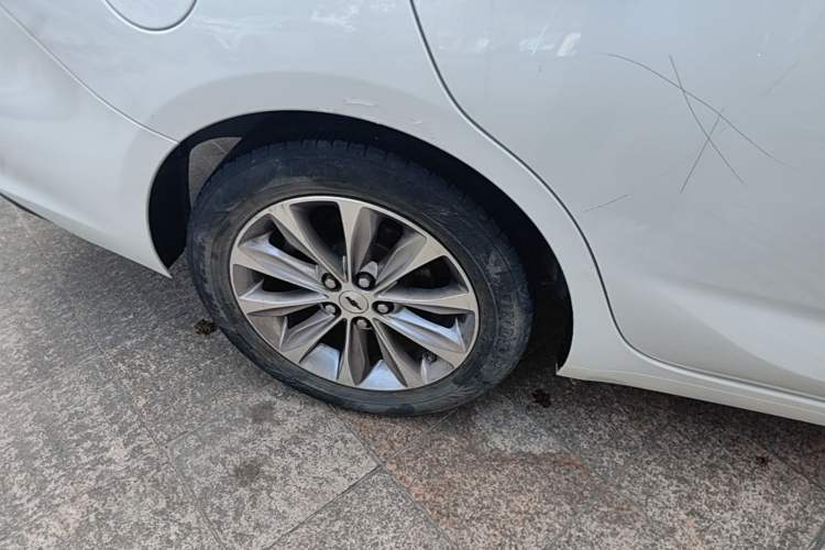 Used Chevrolet Monza 2022 320 Automatic Enjoyment Sunroof Version Right Rear Wheel Hub