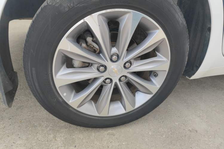 Used Chevrolet Monza 2022 320 Automatic Enjoyment Sunroof Version Right Rear Wheel Hub