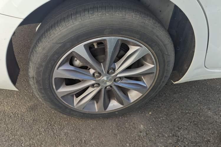 Used Chevrolet Monza 2022 320 Automatic Enjoyment Sunroof Version Right Rear Wheel Hub