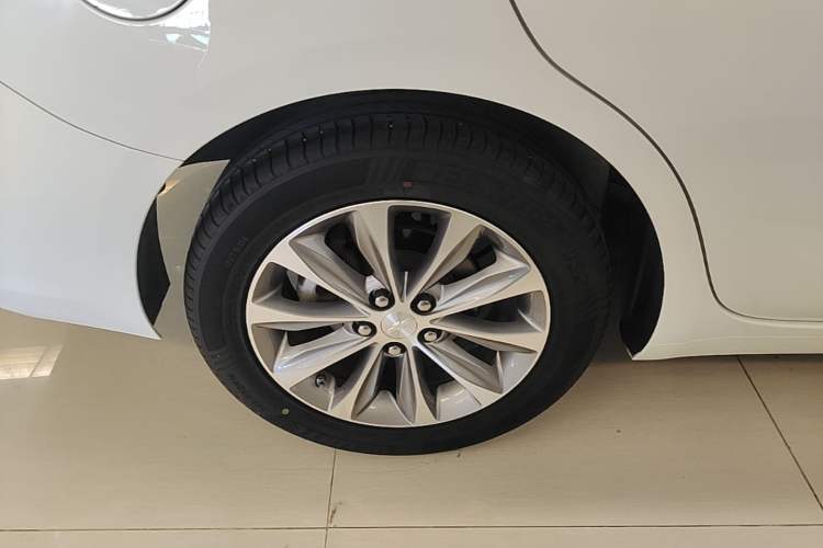 Used Chevrolet Monza 2022 320 Automatic Enjoyment Sunroof Version Right Rear Wheel Hub