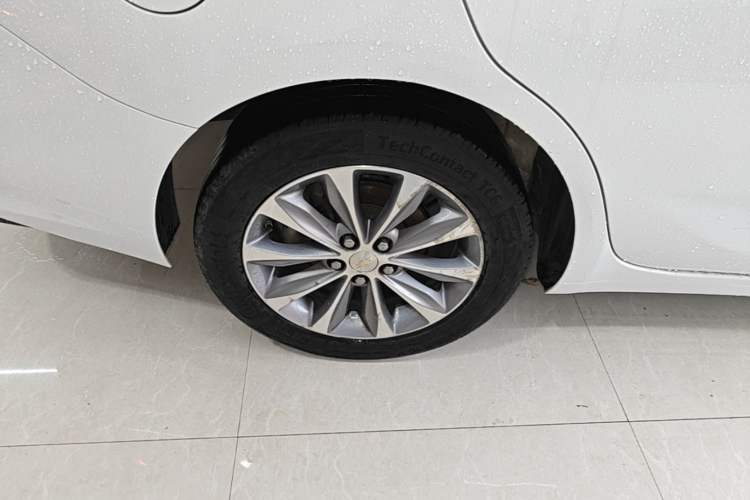 Used Chevrolet Monza 2022 320 Automatic Enjoyment Sunroof Version Right Rear Wheel Hub