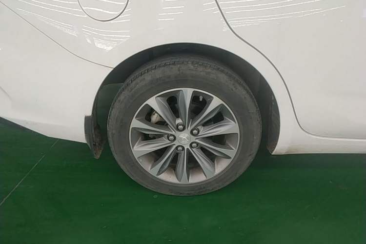 Used Chevrolet Monza 2022 320 Automatic Enjoyment Sunroof Version Right Rear Wheel Hub