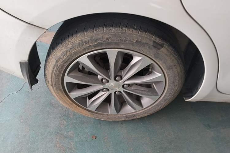 Used Chevrolet Monza 2022 320 Automatic Enjoyment Sunroof Version Right Rear Wheel Hub