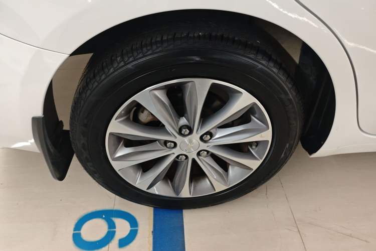Used Chevrolet Monza 2022 320 Automatic Enjoyment Sunroof Version Right Rear Wheel Hub