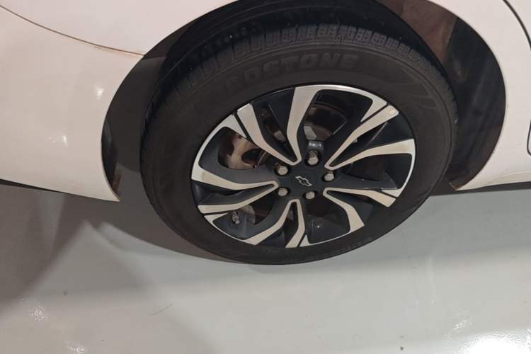 Used Chevrolet Monza 2022 Light Hybrid RS 330T Automatic Comfort Edition Right Rear Wheel Hub