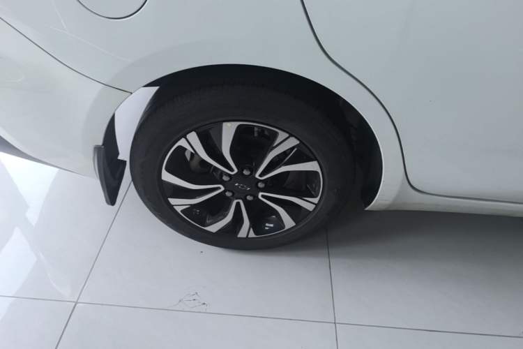 Used Chevrolet Monza 2022 Light Hybrid RS 330T Automatic Comfort Edition Right Rear Wheel Hub