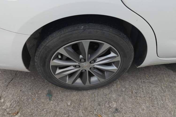 Used Chevrolet Monza 2022 320 Automatic Enjoyment Sunroof Version Right Rear Wheel Hub