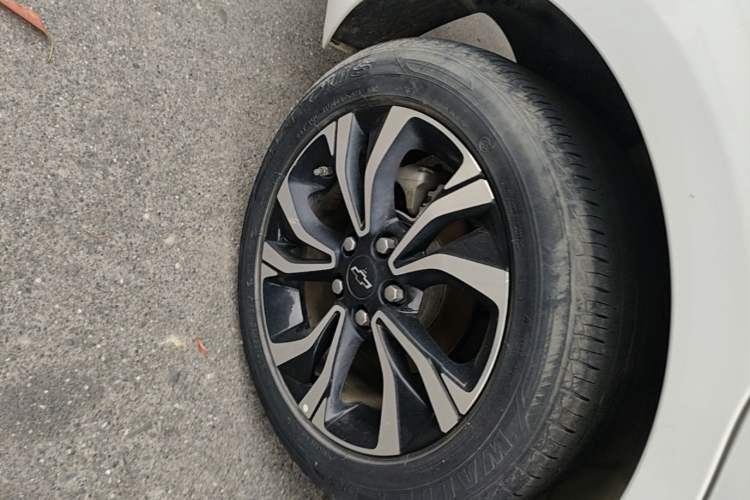 Used Chevrolet Monza 2022 Light Hybrid RS 330T Automatic Comfort Edition Right Rear Wheel Hub