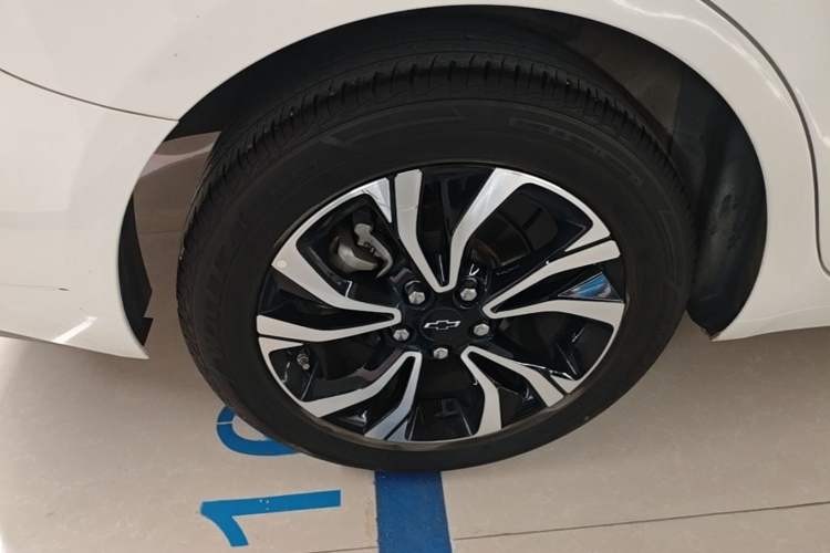 Used Chevrolet Monza 2022 Light Hybrid RS 330T Automatic Comfort Edition Right Rear Wheel Hub
