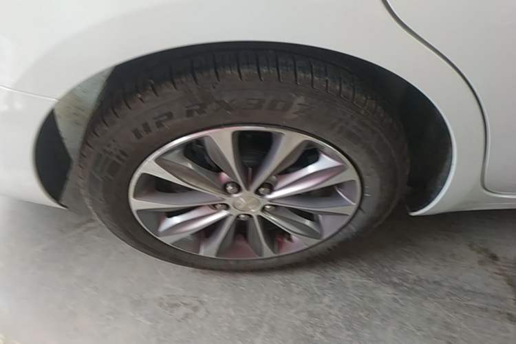 Used Chevrolet Monza 2022 320 Automatic Enjoyment Sunroof Version Right Rear Wheel Hub