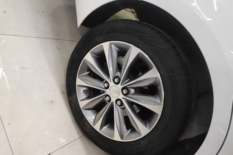 Used Chevrolet Monza 2022 320 Automatic Enjoyment Edition Right Rear Wheel Hub