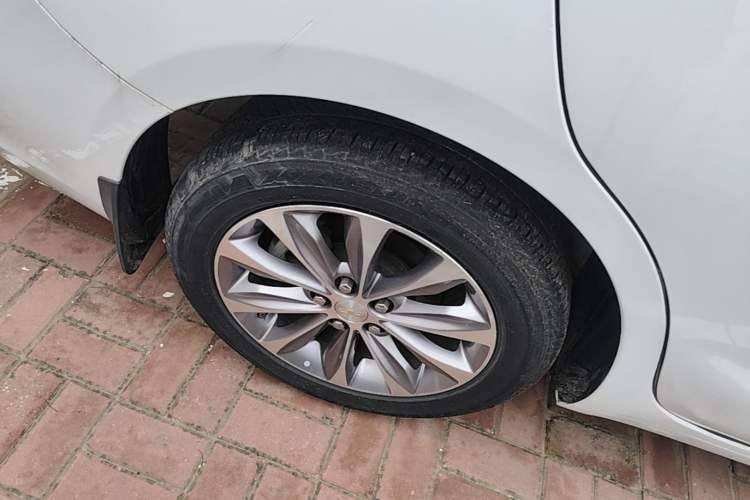 Used Chevrolet Monza 2022 320 Automatic Enjoyment Sunroof Version Right Rear Wheel Hub