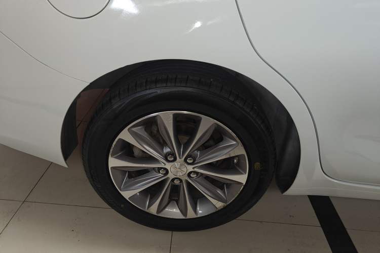 Used Chevrolet Monza 2022 320 Automatic Enjoyment Sunroof Version Right Rear Wheel Hub