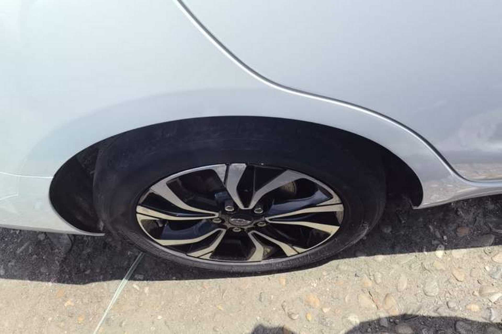 Used Chevrolet Monza 2022 Light Hybrid RS 330T Automatic Comfort Edition Right Rear Wheel Hub