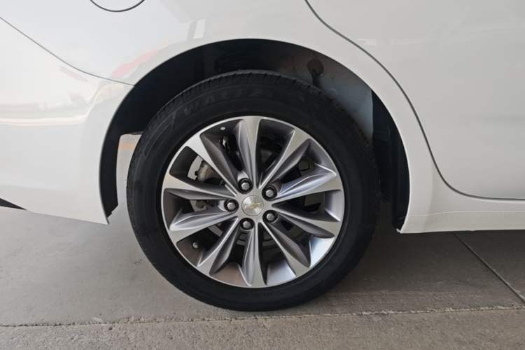 Used Chevrolet Monza 2022 320 Automatic Enjoyment Sunroof Version Right Rear Wheel Hub