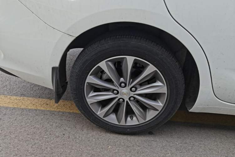 Used Chevrolet Monza 2022 320 Automatic Enjoyment Sunroof Version Right Rear Wheel Hub